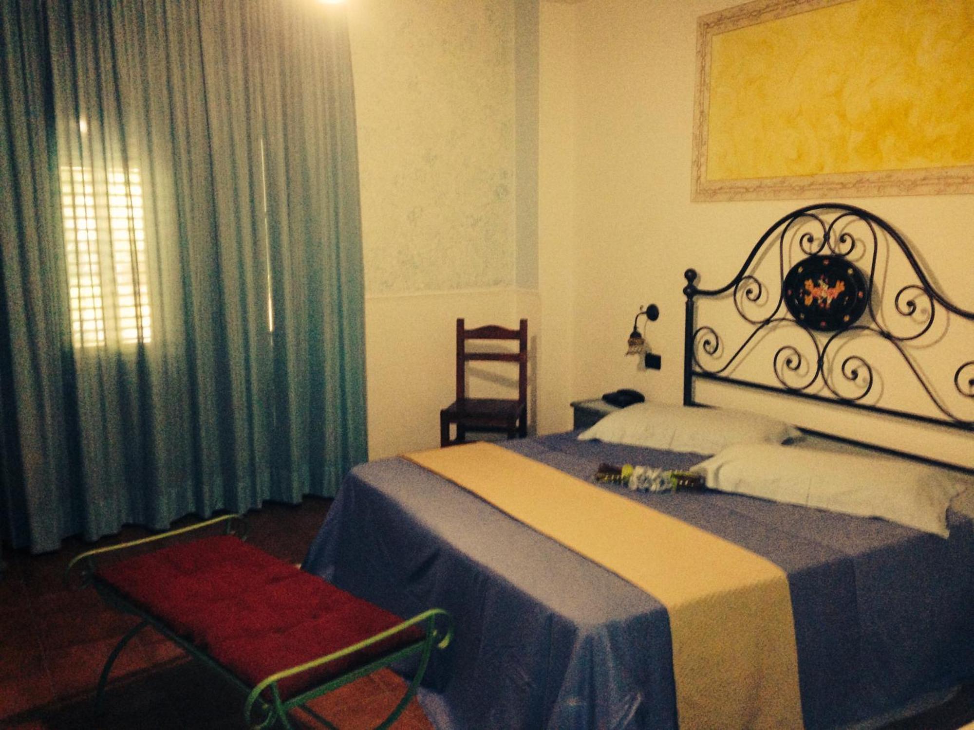 Hotel Oasi da Paolo Castelluzzo Bagian luar foto