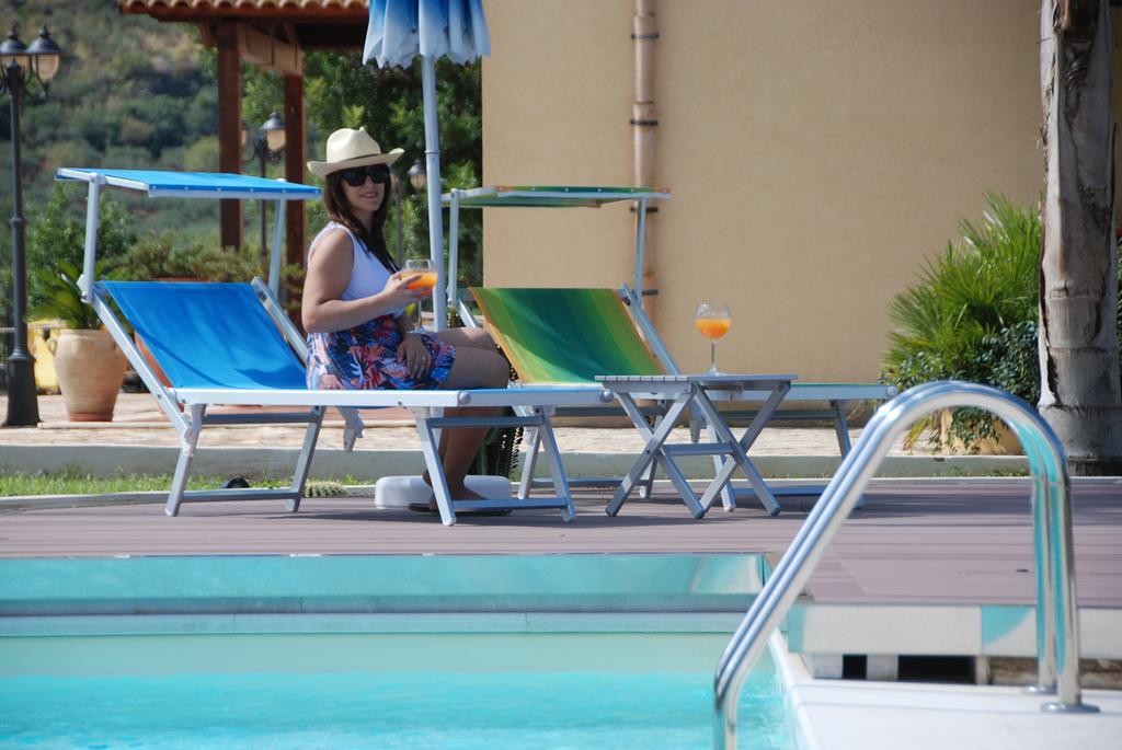 Hotel Oasi da Paolo Castelluzzo Bagian luar foto