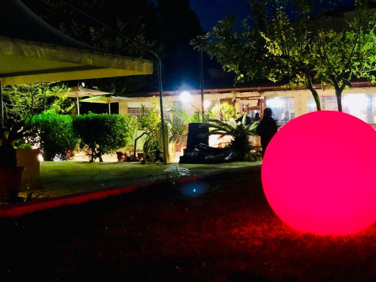 Hotel Oasi da Paolo Castelluzzo Bagian luar foto